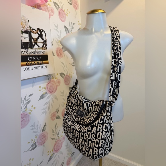 Marc Jacobs Handbags - Marc Jacobs Black/White Tote Crossbody Bag